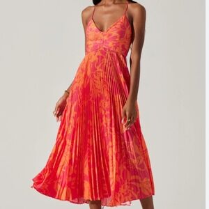 ASTR  Blythe Floral Plisse Midi Dress